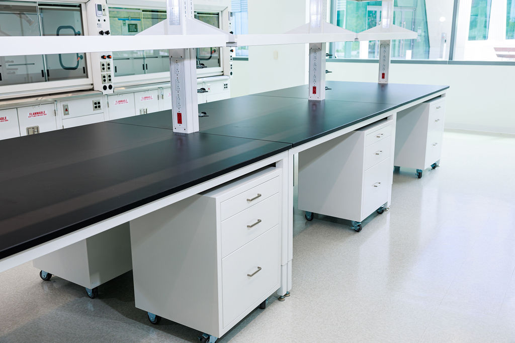 Heavy-Duty Laboratory Bench Systems